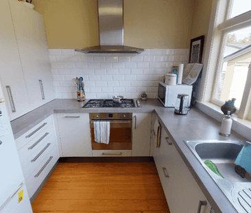 City Centre - 2 Bedrooms - Photo 4