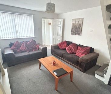 2 bed terraced house to rent in NE64 - Photo 3