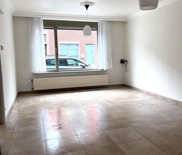 MOOI GELIJKVLOERS APPARTEMENT MET 2 SLAAPKAMERS IN HET HART VAN SIN... - Photo 4