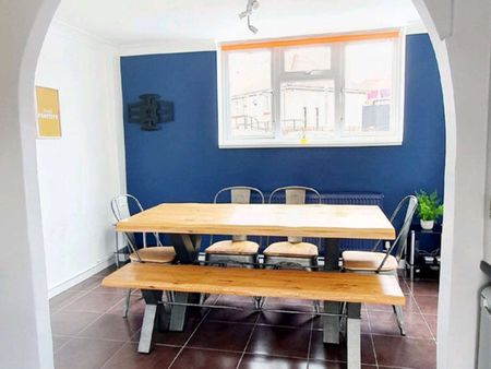 Clacton Road Ground Floor Front Right Bedroom - Photo 4