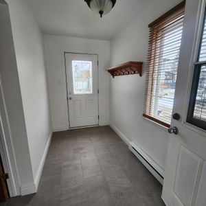 4 1/2 rénové avec cours, Laval, Sainte-Dorothée - Photo 2