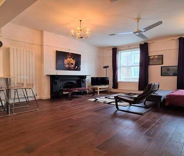 Stunning studio to rent in an amazing location - Photo 6
