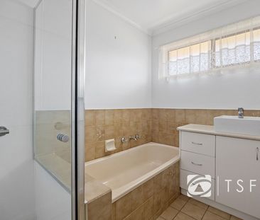 Family Home in sought after North Bendigo - Photo 4