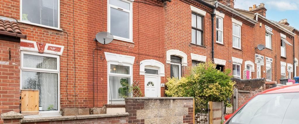 3 bedroom terraced house to rent - Photo 1