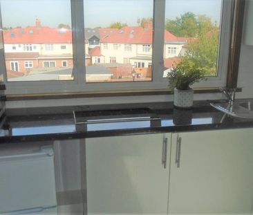 Studio to rent - Photo 2