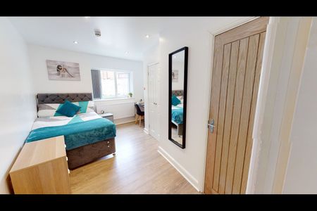 8 Bed Semi-Detached House, Charter Avenue, CV4 - Photo 4