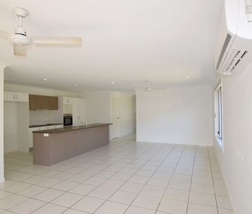 SPACIOUS MODERN FAMILY HOME - Photo 1