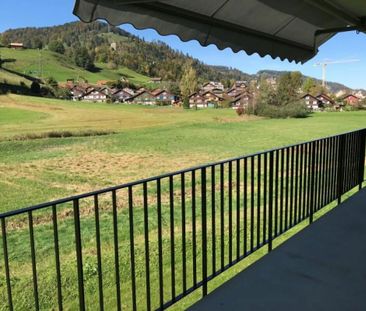 Moderne Wohnung mit grossem Balkon und Blick ins Grüne - Foto 2