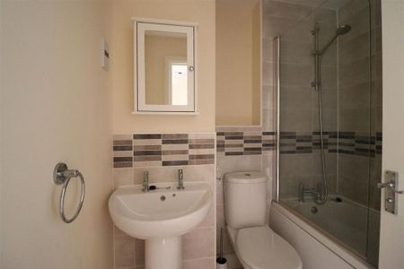 2 bedroom semi-detached house to rent - Photo 3