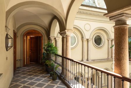 Via dellAnnunciata, Milan, Lombardy 20121 - Photo 2