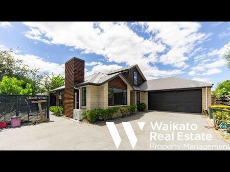 5 Bedrooms | 2 Bathrooms | UNTOUCHED - Photo 3