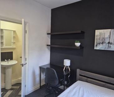 Room in a Shared House, Radford Road, NG7 - Photo 3