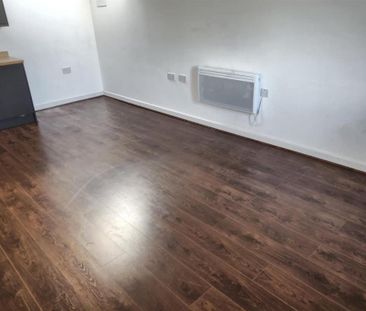 2 bedroom block of apartments to rent - Photo 6