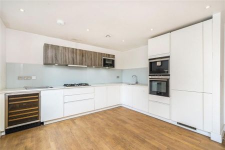 3 bedroom flat to rent - Photo 4