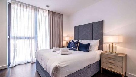 Charles Clowes Walk, London, SW11 - Photo 5