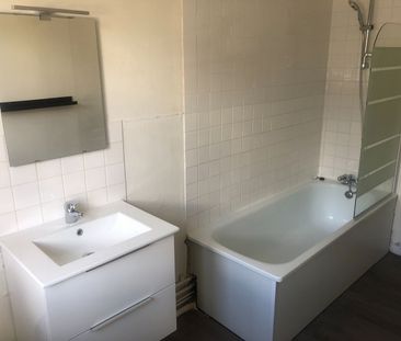 Location Appartement 3 pièces 96m² LOUVIERS 27400 - Photo 4
