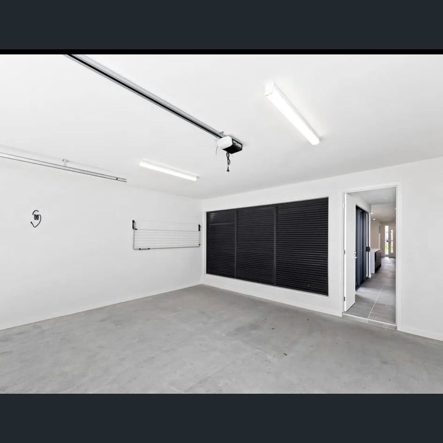 3 bedrooms corner townhouse in Carina - Photo 1