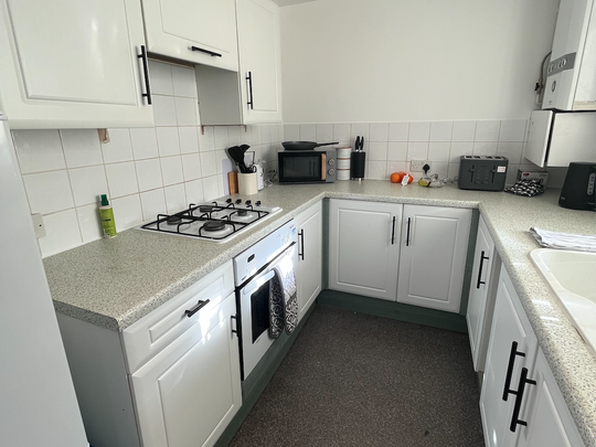 Modern HMO in Oxford Toucan - Photo 1