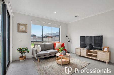 Spacious Modern Family Home - Photo 4
