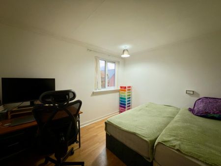 3 bedroom flat to rent - Photo 3