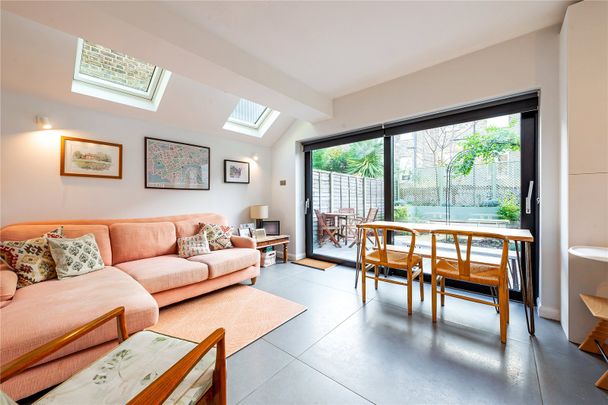 Charteris Road, NW6, London - Photo 1