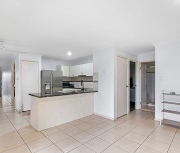 6 Sutherland Crescent, Goodna, Qld 4300 - Photo 4