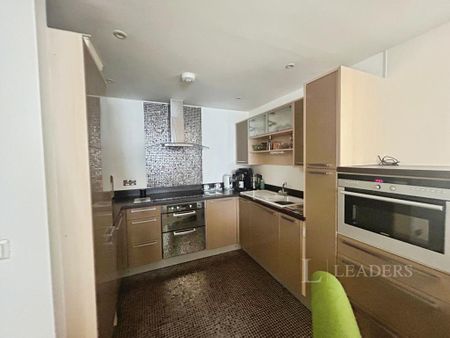 2 bedroom flat to rent - Photo 5