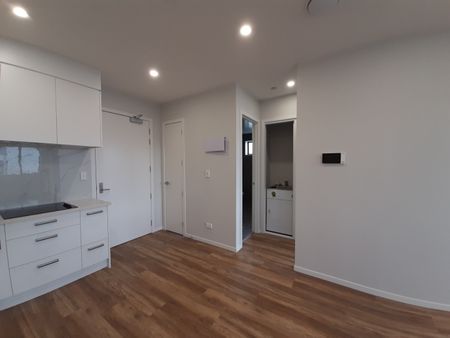 Spacious 2 bedrooms Apartment - Photo 2