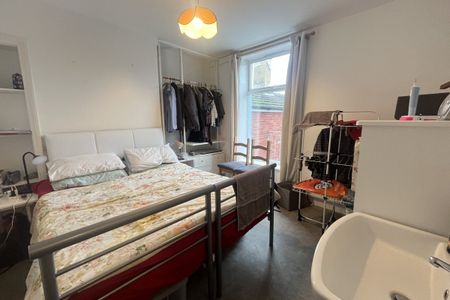 Crown Road - Photo 4