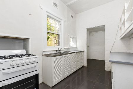 Beautiful Home In Glen Iris - Photo 5