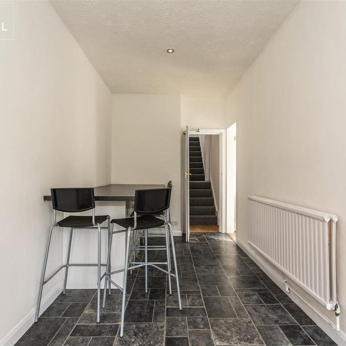 6 bedroom detached house to rent - Photo 1