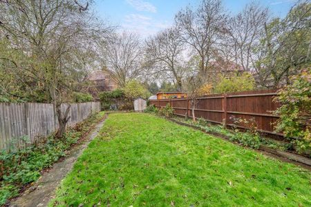 4 bedroom detached house to rent - Photo 4