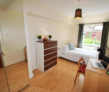 5 bedroom terraced house to rent - Photo 4