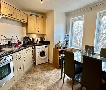 2 bedroom flat to rent - Photo 3