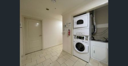 Large Studio Room with UTILITIES and WIFI INCLUDED - Photo 5