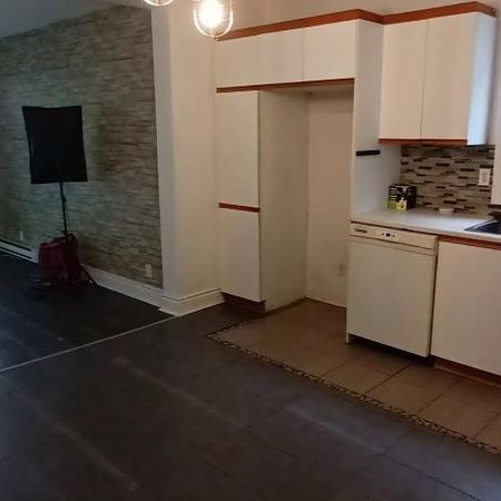 MÉTRO ST-MICHEL 5 1 /2 3 CHAMBRES - Photo 3