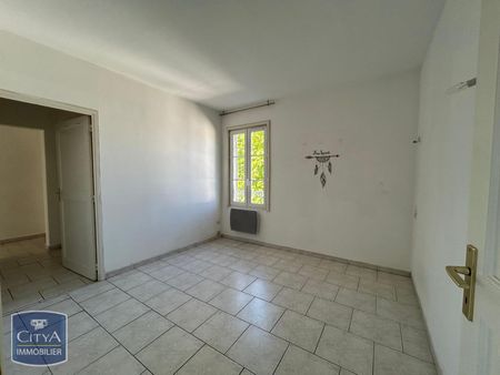Location Appartement 4 pièces 70m² CARPENTRAS 84200 - Photo 3