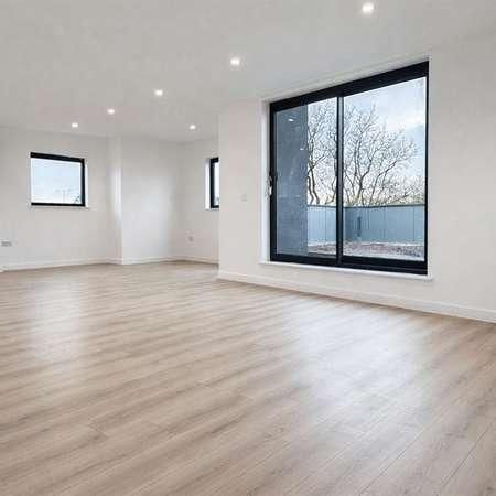 C Maybank Road, London, E18 - Photo 1