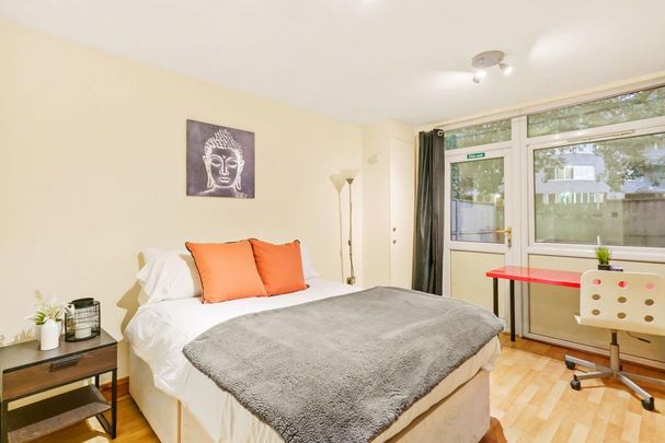 1 bedroom in a house share to rent - Photo 1