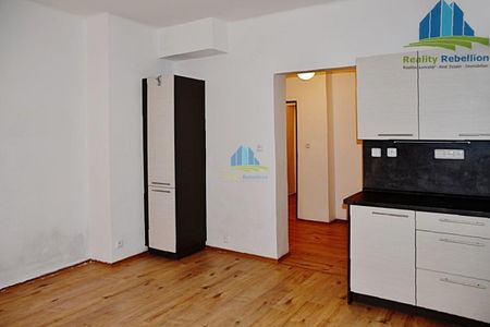 Pronájem bytu 1+1 68 m² - Fotografie 2