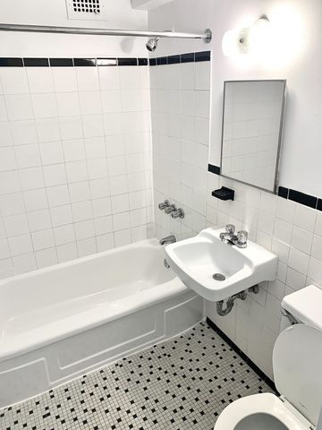 Great Studio available JULY – 175 Sherbrooke O - Photo 5
