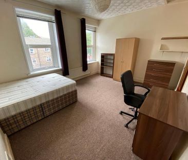 4 bedroom terraced house to rent - Photo 3