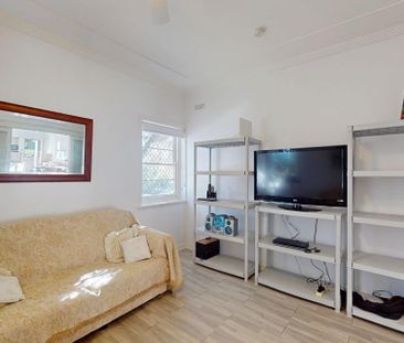 15 Brooks Street, Cooks Hill NSW 2300 - Photo 2