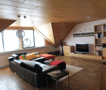 Attraktive 3-Zimmer Dachwohnung in ruhigen 3-Fam.Haus - Photo 2