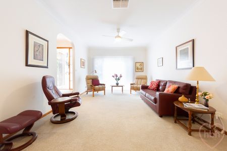 8 Fristrom Crescent, Lyneham - Photo 2