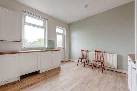 3 bedroom terraced house to rent - Photo 4