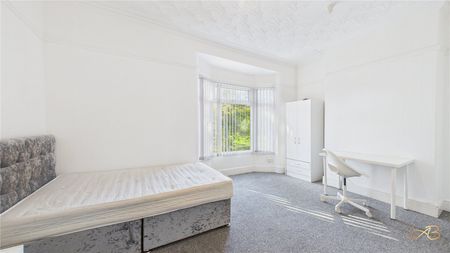 5 Bedroom House - Photo 4