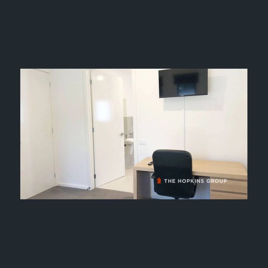 New generation studio living - at its best! Private bathroom, utilities included. - Photo 1