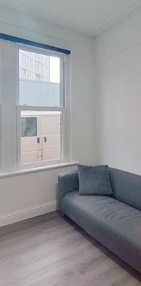 4 bedroom private hall to rent - Photo 1