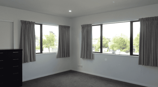 Modern, easy care living - Photo 1